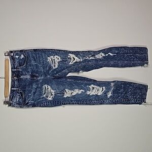 American Eagle distressed style size 4 stretch mom jeans